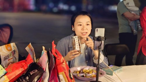 他们对于灵寿农产品的品质和独特之处赞