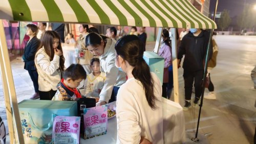 吸引了众多市民和游客的积极参与
