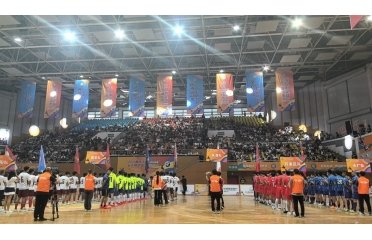 正式落成204个超快充车位